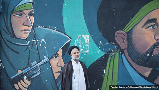 Ein iranischer Geistlich wartet auf den Demonstrationszug während des diesjährigen Al-Quds-Tages in Teheran. Ein iranischer Geistlich wartet auf den Demonstrationszug während des diesjährigen Al-Quds-Tages in Teheran.