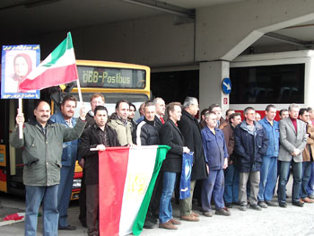 اعضاي سنديكاي رانندگان اتوبوسهاي پست وين از اعتصاب كارگران شركت واحد حمايت كردند